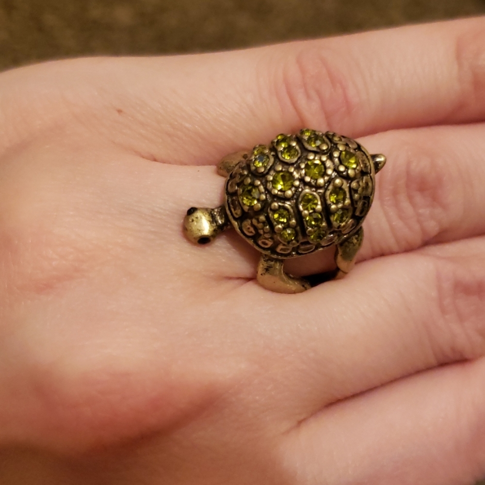 Gold turtle ring